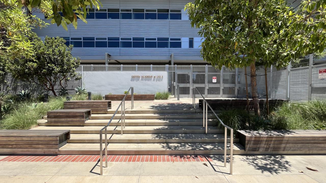 geffen with additional fence